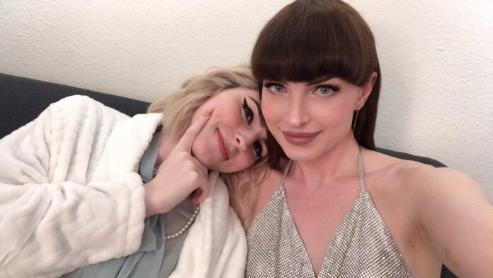 Ella Hollywood Ella Hollywood