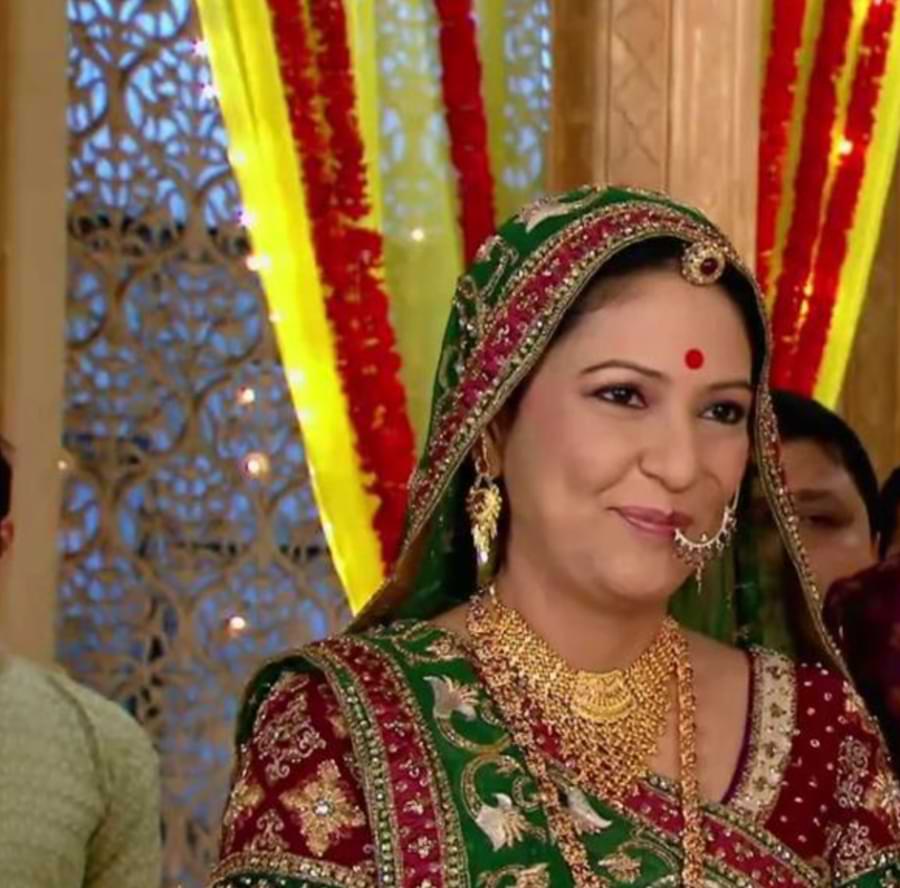Sonali As Gayatri